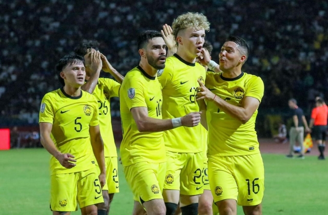 Malaysia nhập tịch cầu thủ