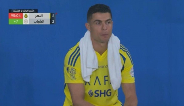 Bất lực với 'báo thủ' Al Nassr, Ronaldo phản ứng đầy uất ức sau trận hòa thất vọng-601817