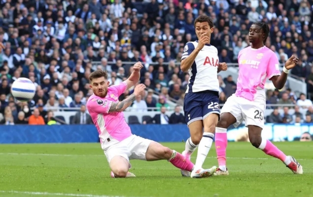 Xác định 2 đội bóng đầu tiên xuống hạng tại Premier League 2024/25-623484