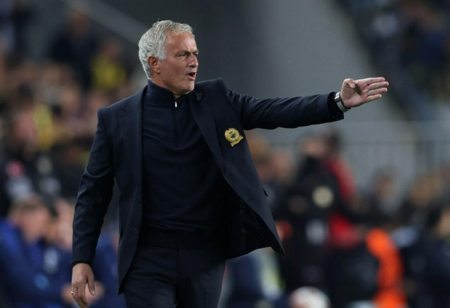 Mourinho dính vào -652009
