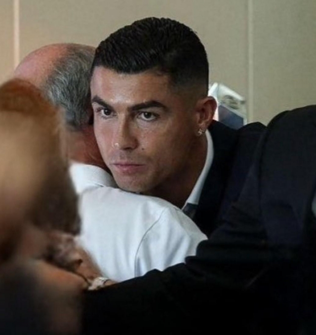 Ronaldo nghẹn ngào trong lễ tri ân Diogo Jota