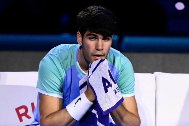 Alcaraz chống chọi với bệnh tật tại ATP Finals 2024 555737