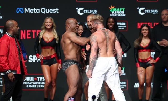 Bị khiêu khích, Mike Tyson tặng Jake Paul cú tát 'trời giáng' 556894