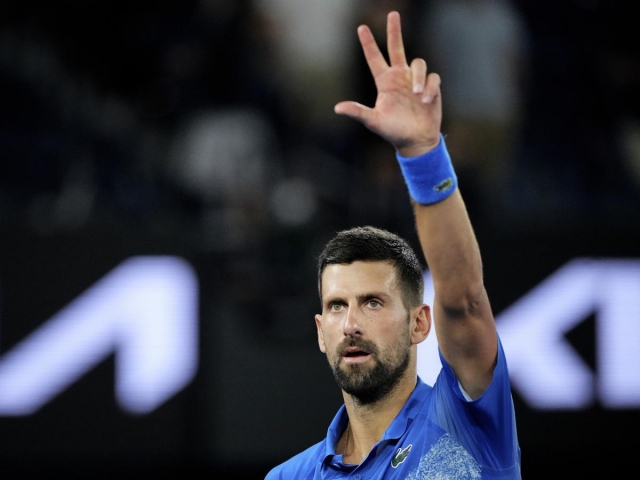 novak_djokovic_tri_prsta