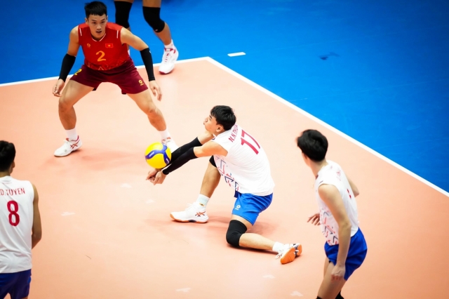 Bóng chuyền nam Việt Nam toát mồ hôi với 'Vua phát bóng'? 633928