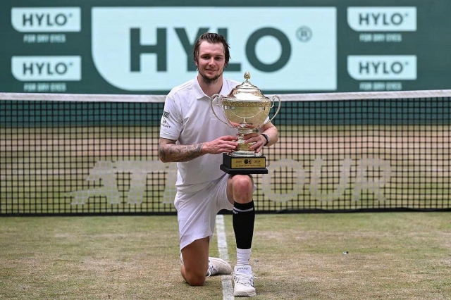 Tay vợt Châu Á hạ đẹp Medvedev, vô địch giải Halle Open lần thứ 2 liên tiếp 654200