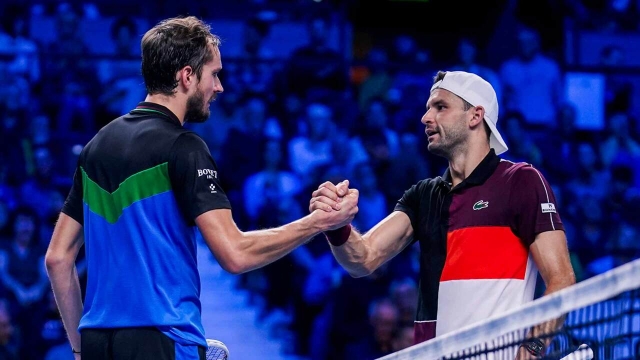 Theo vết xe đổ của Alcaraz, Medvedev nói lời tạm biệt Paris Masters 2023 350234