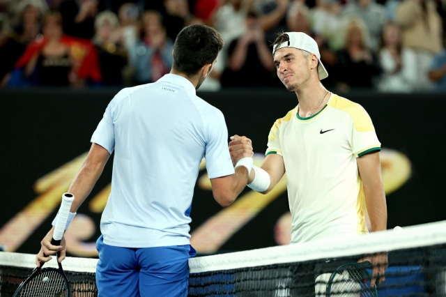 Novak Djokovic hết lời ngợi khen đối thủ trẻ sau trận mở màn Australian Open 2024 390597