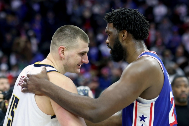 Đại chiến Joel Embiid - Nikola Jokic: Embiid tạm chiếm ưu thế 392100