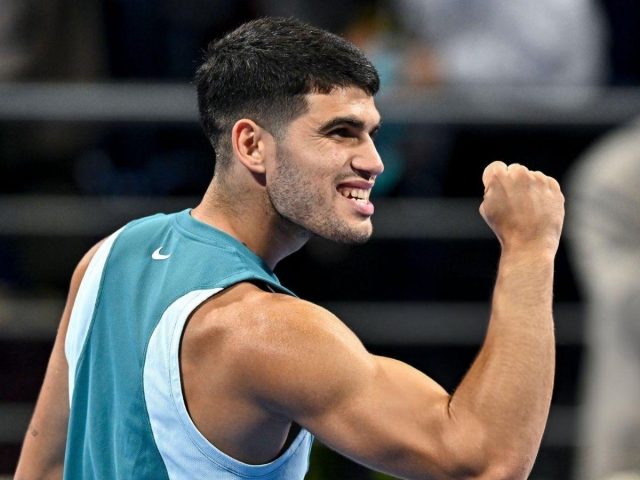 Alcaraz hạ nhà vô địch Grand Slam trận ra quân Qatar Open 2025-594520