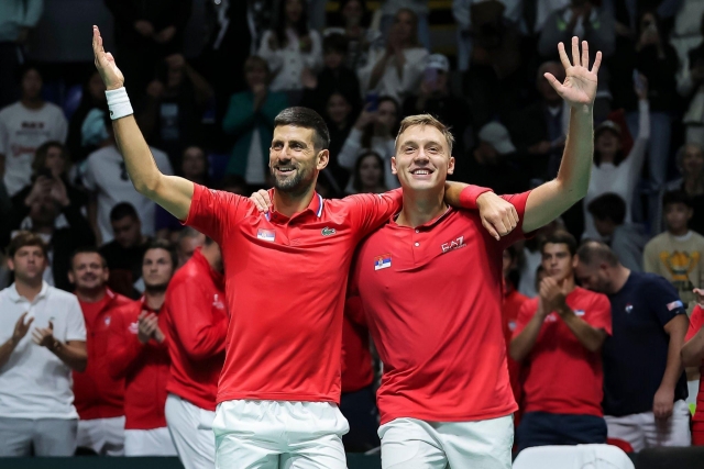 Chấp một chân, truyền nhân Djokovic vẫn hạ đẹp Tsitsipas ở Qatar Open 594912