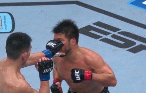 Bị võ sĩ Trung Quốc móc mắt, Henry Cejudo thua trận thứ 3 liên tiếp ở UFC 596611