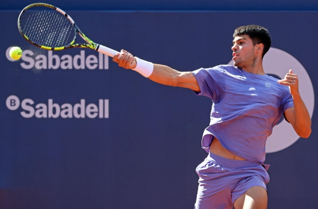 Đại thắng đồng hương Djokovic, Alcaraz thẳng tiến tứ kết Barcelona Open 2025 622134