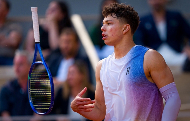 Khẳng định đẳng cấp, Alcaraz lọt tứ kết Roland Garros 2025 643444