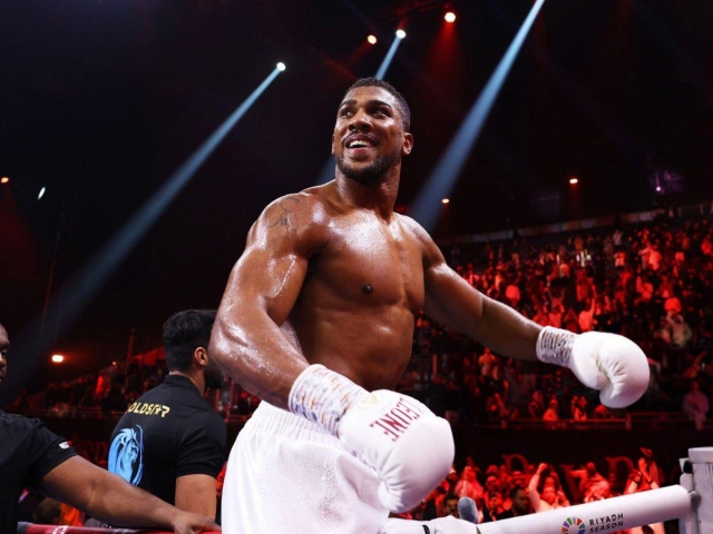 Anthony Joshua được đồn đoán so găng với nhà vô địch Olympic-673899