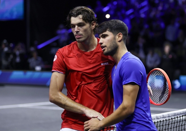 Alcaraz thua sốc, đẩy tuyển Châu Âu vào thế khó ở Laver Cup 2025