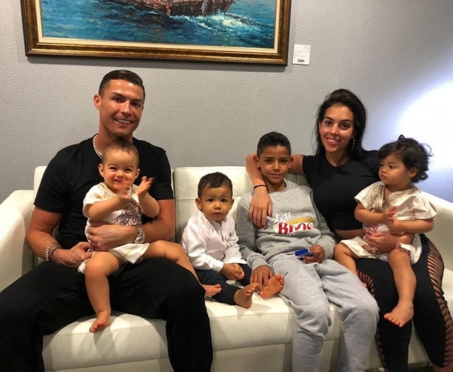 Tin MU hôm nay 15/11: Ronaldo chính thức lên tiếng, Lingard muốn giải nghệ 217744