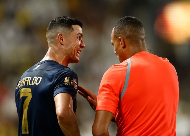 Vừa ghi 2 bàn, Ronaldo vẫn 'tức điên' tại Ả Rập Xê Út 320650