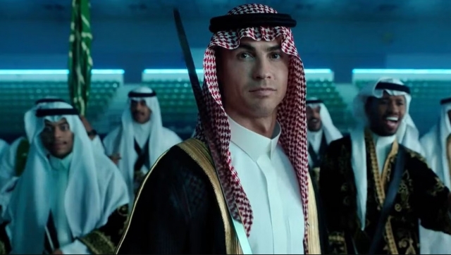 Ronaldo bất ngờ có ngoại hình khác lạ khiến hàng triệu fan 'vỡ òa' 330814