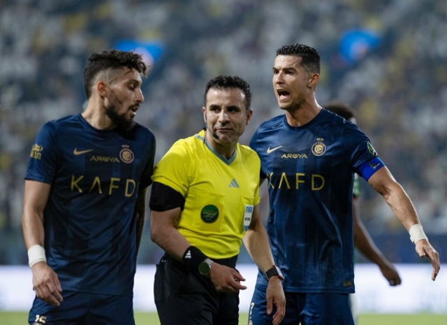 Một đời liêm khiết, lộ bằng chứng Ronaldo bị trọng tài FIFA xử ép 355818