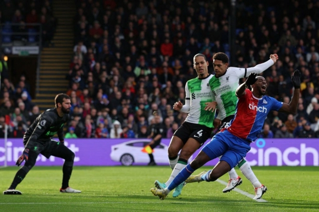 Ngược dòng cảm xúc, Liverpool 'phả hơi nóng' vào cuộc đua vô địch Ngoại hạng Anh 370467