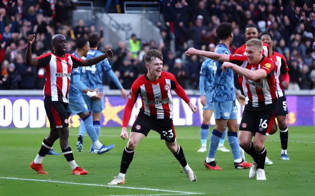 Thắng nghẹt thở Brentford, Aston Villa áp sát ngôi đầu BXH Ngoại hạng Anh 374743