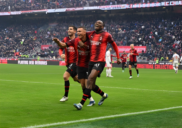 Thêu hoa dệt gấm, AC Milan thắng lớn tại vòng 16 Serie A 374683