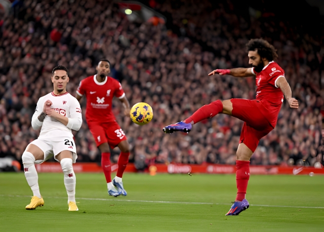 Cầm hòa Liverpool, MU làm được điều cả Ngoại hạng Anh 'bó tay' 374794