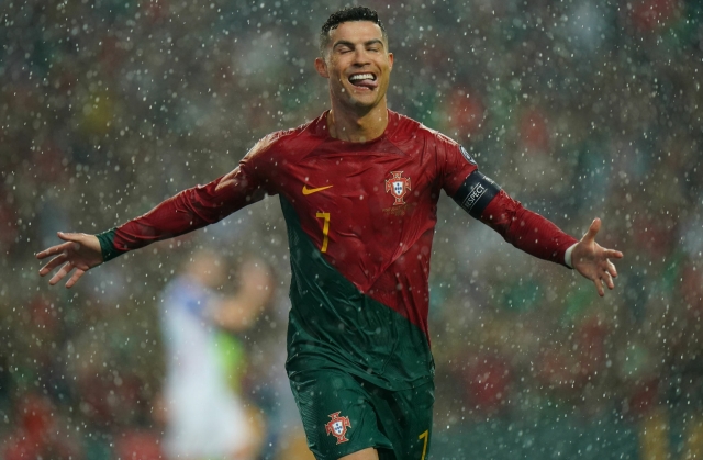 Ronaldo báo tin cực vui tới Bồ Đào Nha 380635