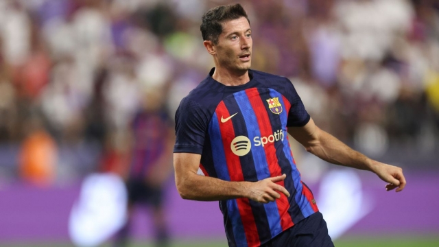 Messi đánh bại Ronaldo về thành tích ghi bàn, nhưng vẫn thua 1 người 414451