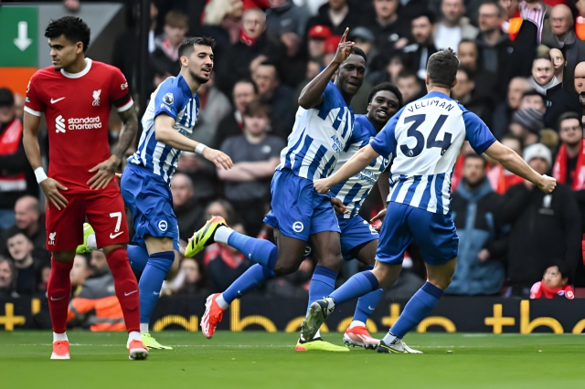 Salah tỏa sáng, Liverpool ngược dòng cảm xúc trước Brighton tại Anfield 433680