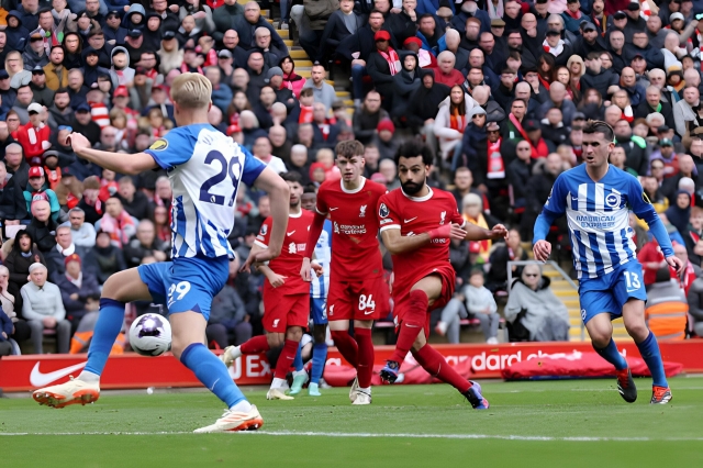 Salah tỏa sáng, Liverpool ngược dòng cảm xúc trước Brighton tại Anfield 433681
