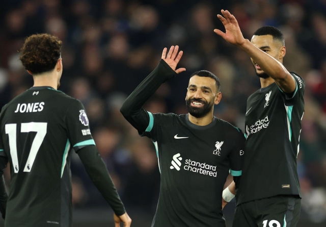 Tỏa sáng rực rỡ, Salah vẫn báo tin buồn về tương lai tại Liverpool 576253