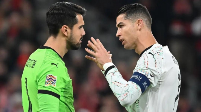 Ronaldo giúp thủ môn ĐT Bồ Đào Nha cản phán thành công Penalty 608070