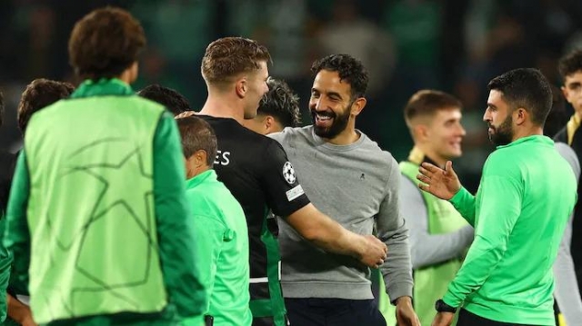 Không chịu dứt khoát, Arsenal sắp mất 'siêu tiền đạo' vào tay MU 634631