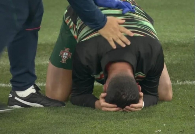 Ronaldo khóc nức nở khi Bồ Đào Nha vô địch Nations League 646925