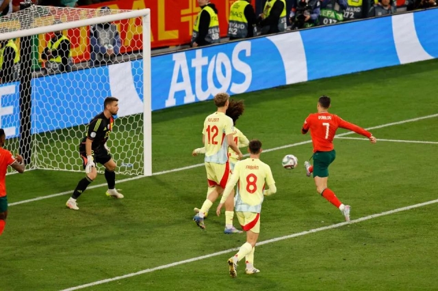 Ronaldo khóc nức nở khi Bồ Đào Nha vô địch Nations League 646927