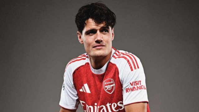 Arsenal bất ngờ loại bỏ 1 tân binh bom tấn 668528