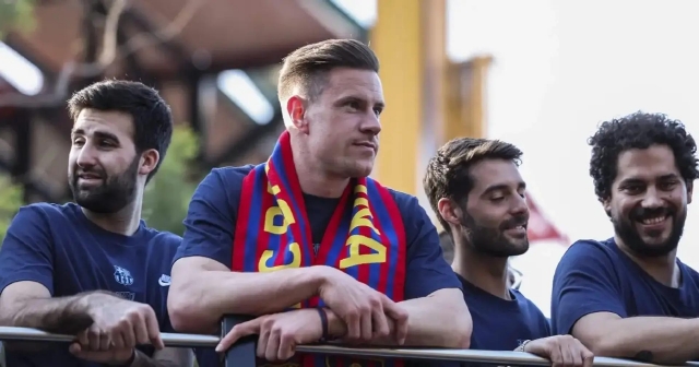 Barca cân nhắc đưa công thần số 1 ra tòa 678742