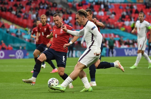 Sterling_Grealish_Anh_Euro_2020_2_