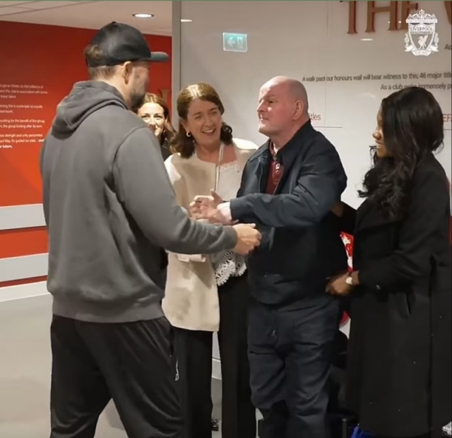 Buổi gặp gỡ xúc động của Jurgen Klopp với Sean Cox