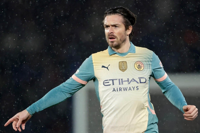 Guardiola thừa nhận không thể kiểm soát được “tiên tửu” Grealish