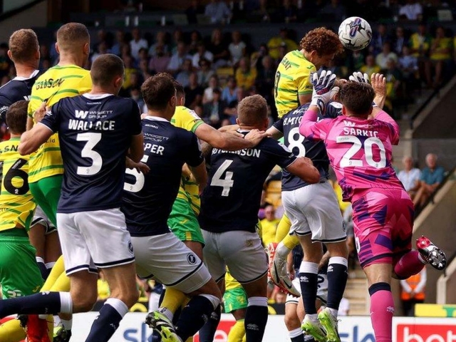 Millwall rất quyết tâm để có được 3 điểm (Ảnh: Eurosport)