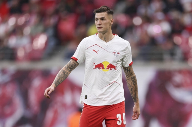 Arsenal nên chiêu mộ Benjamin Sesko bằng mọi giá