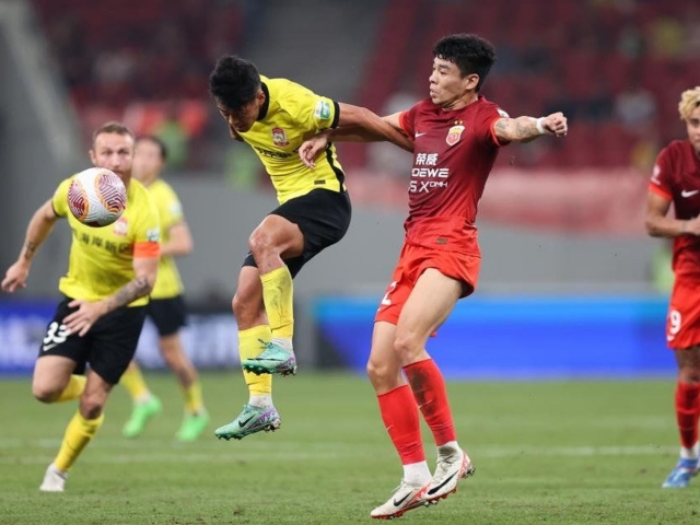 Cả hai đội bóng đều muốn có được chiến thắng (Ảnh: Telecom Asia Sport)