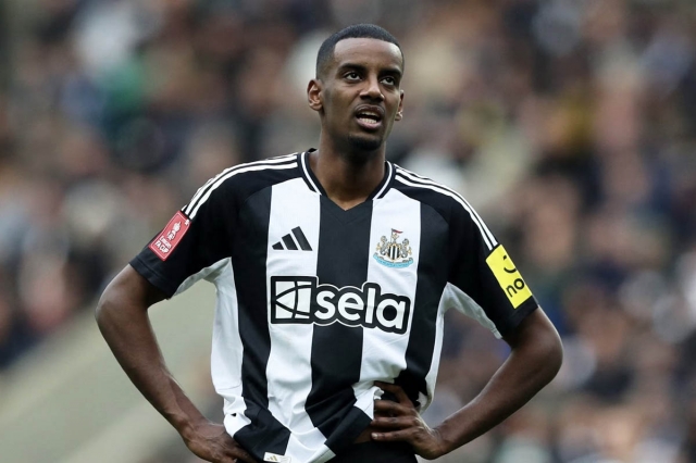 Đồng đội phủ nhận việc Isak ‘nổi loạn’ ở Newcastle