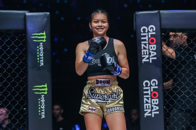 Stamp-Fairtex-Anna-Jaroonsak-ONE-Fight-Night-6-1920X1280-41-1536x1024