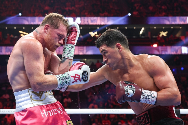 Saul-Canelo-Alvarez-Dmitry-Bivol6-Photo-by-Ed-Mulholland-Matchroom