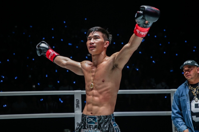Tawanchai-PK-Saenchai-Davit-Kiria-ONE-Fight-Night-13-90-1200x800