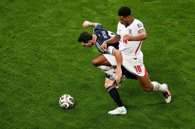 Bellingham đích thân lên tiếng về màn tranh cãi nảy lửa với Messi 3 Messi thoát án phạt sau màn 'kẹp cổ' Bellingham